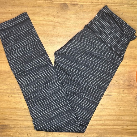 Lululemon women’s leggings size 2 - Picture 1 of 3